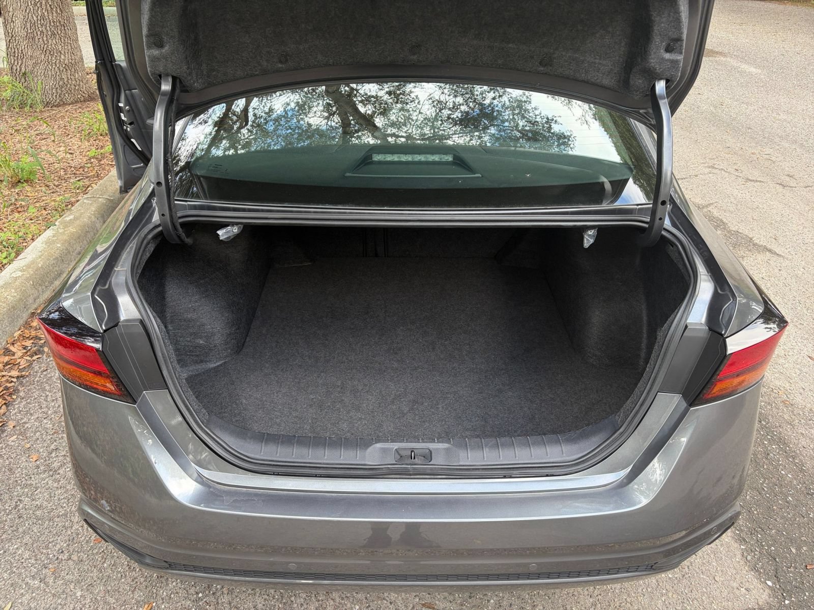 Used 2026 Nissan Altima 2.5 SV FWD image 29