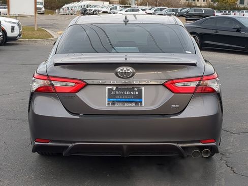 Used 2019 Toyota Camry SE w/ Audio Package image 4