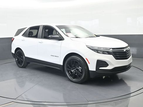 Used 2023 Chevrolet Equinox LS w/ Sport Edition image 8