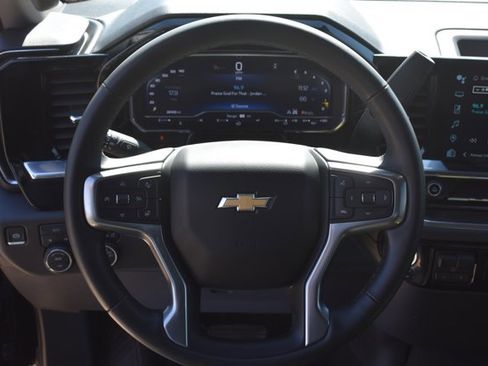 Used 2025 Chevrolet Silverado 1500 LT image 18