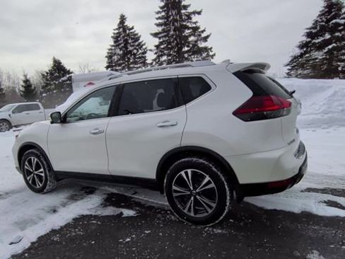 Used 2019 Nissan Rogue SV w/ Sun & Sound Touring Package image 7