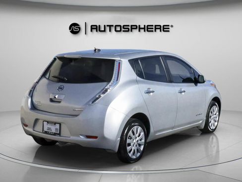 Used 2015 Nissan Leaf S image 10