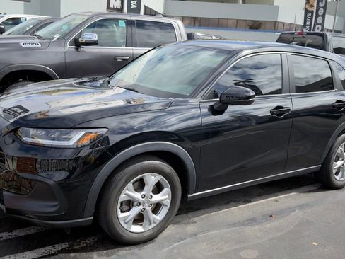 Used 2024 Honda HR-V LX image 3