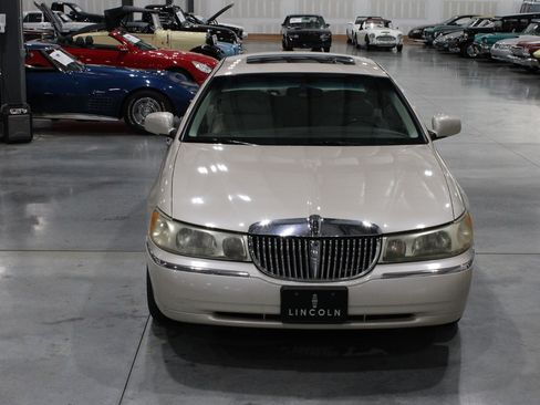 Used 1999 Lincoln Town Car Cartier RWD image 39