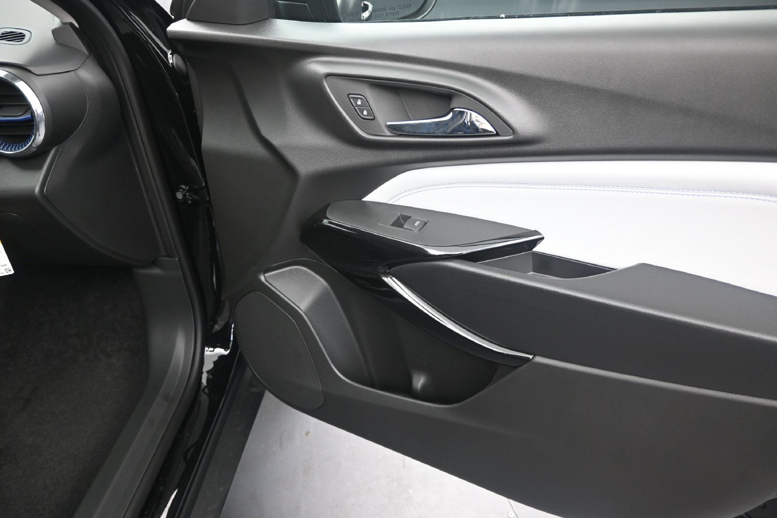 New 2026 Chevrolet Trax LT w/ Midnight Edition FWD image 22
