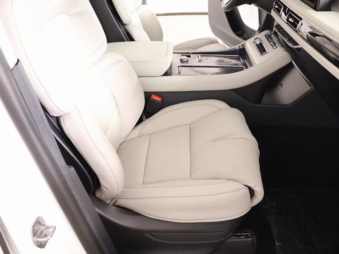 New 2026 Lincoln Aviator Reserve image 14