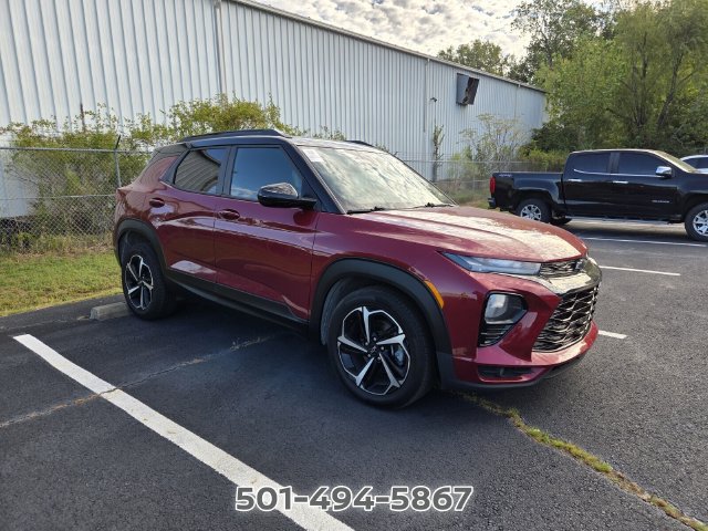 Used 2021 Chevrolet TrailBlazer RS w/ Technology Package FWD image 2