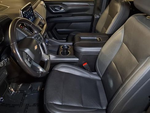 Used 2022 Chevrolet Suburban LT RWD image 12