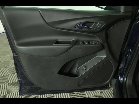 Used 2021 Chevrolet Equinox LT FWD image 24