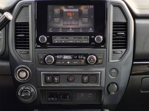 Used 2024 Nissan Titan SV w/ SV Convenience Package image 34
