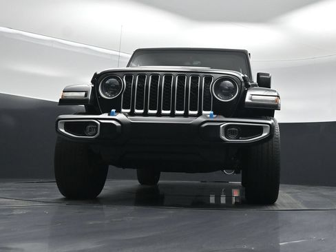 Used 2023 Jeep Wrangler Unlimited Sahara AWD/4WD image 38