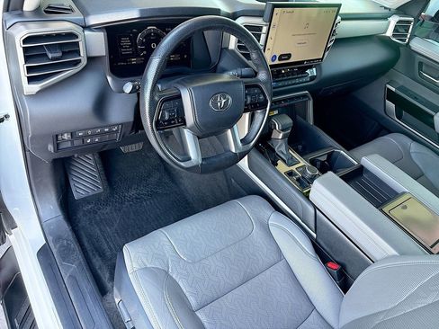 Used 2024 Toyota Tundra Limited AWD/4WD image 9
