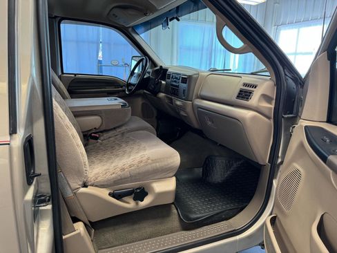 Used 1999 Ford F250 XLT image 19
