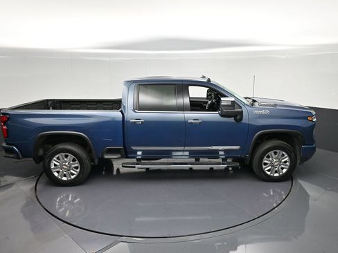 Used 2025 Chevrolet Silverado 2500 High Country w/ Technology Package AWD/4WD image 26