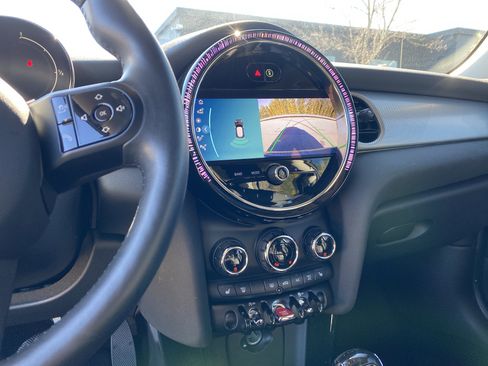 Used 2023 MINI Cooper 2-Door Hardtop image 30