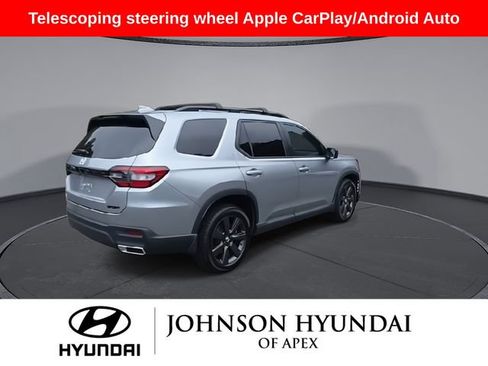 Used 2024 Honda Pilot Sport image 9