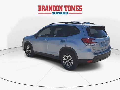 Used 2019 Subaru Forester Premium w/ All-Weather Package AWD/4WD image 8