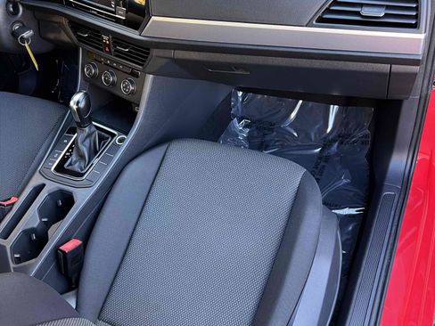 Used 2019 Volkswagen Jetta S image 40