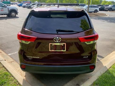 Used 2019 Toyota Highlander XLE FWD image 31