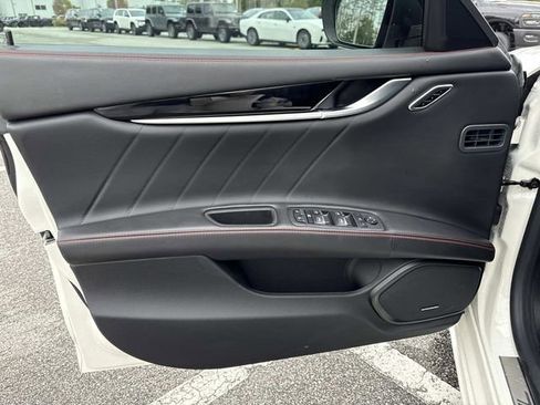 Used 2023 Maserati Ghibli Modena image 20