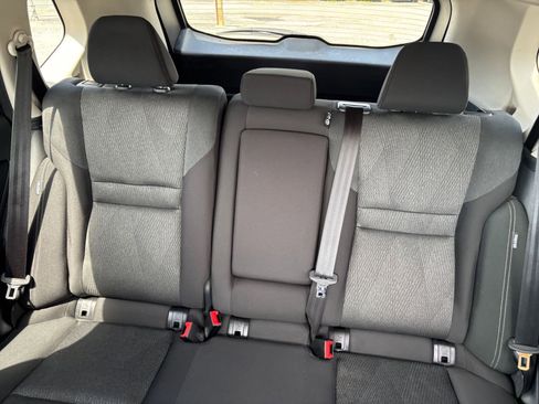 Used 2025 Nissan Rogue SV AWD/4WD image 36