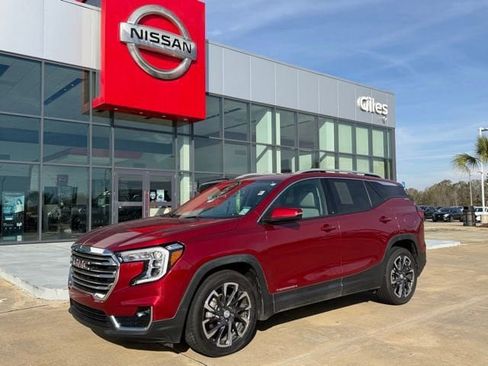 Used 2022 GMC Terrain SLT image 1