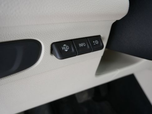 Used 2022 Buick Envision Avenir w/ Technology Package II image 28