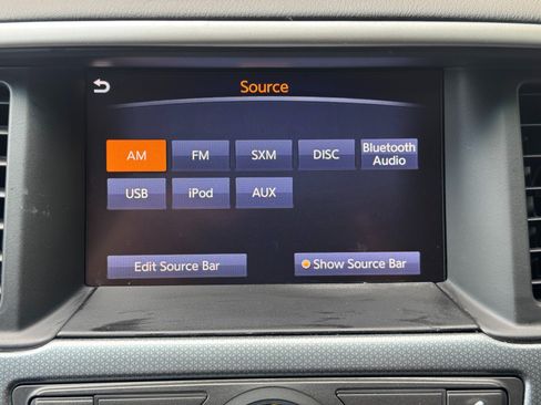 Used 2019 Nissan Pathfinder SL AWD/4WD image 24