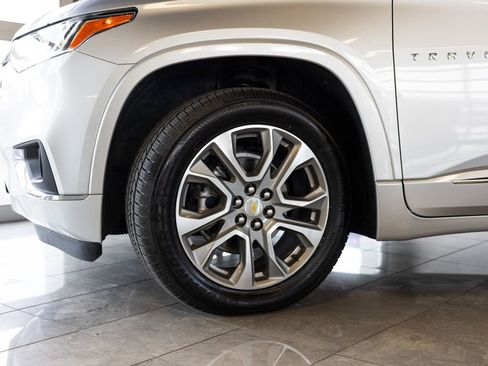 Used 2021 Chevrolet Traverse Premier AWD/4WD image 9