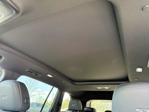 New 2026 Buick Enclave Sport Touring w/ Power Package FWD image 4