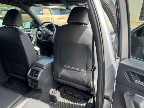 Used 2021 Volkswagen Tiguan SE R-Line image 17