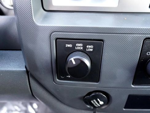 Used 2007 Dodge Ram 2500 Truck SLT image 14