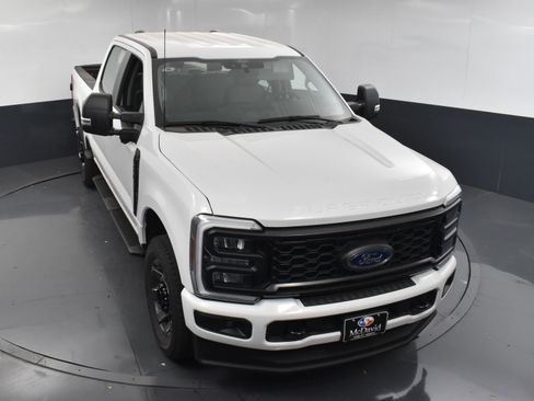 Used 2024 Ford F250 XL w/ STX Appearance Package image 19