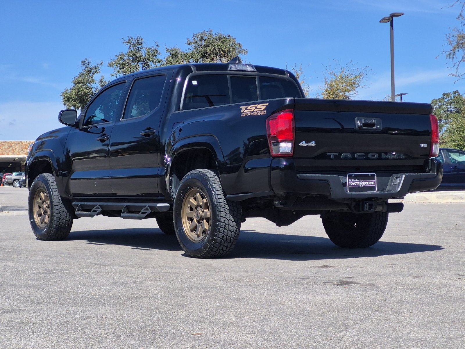 Used 2023 Toyota Tacoma SR AWD/4WD image 3