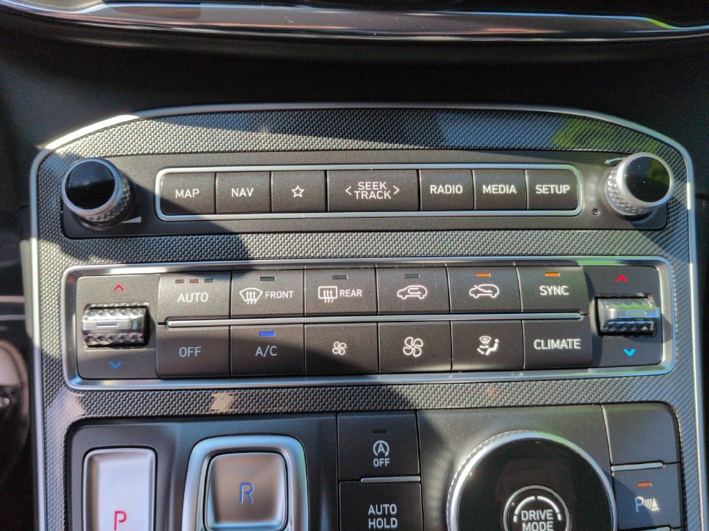 Used 2023 Hyundai Santa Fe Limited FWD image 17