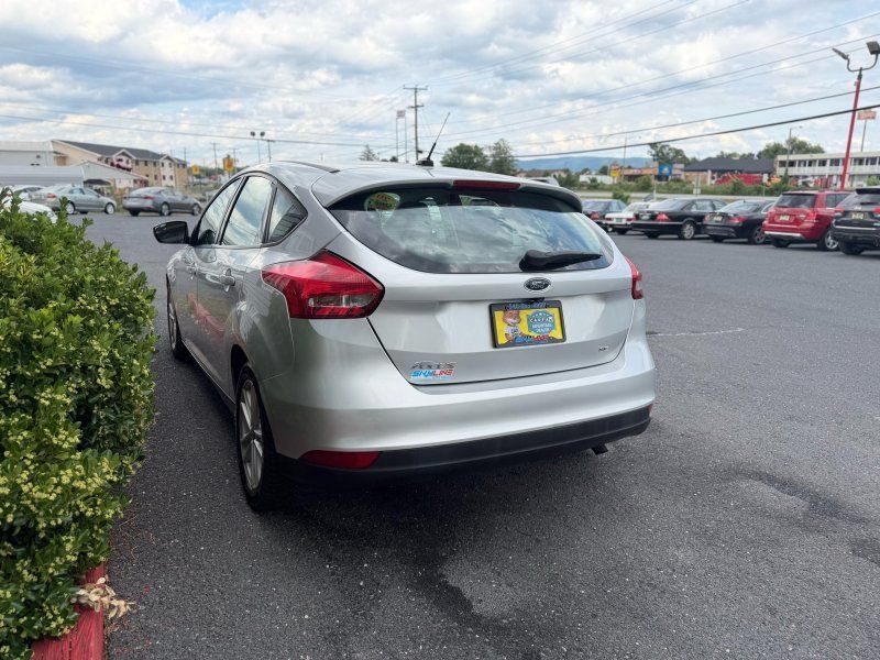 Used 2017 Ford Focus SE FWD image 8