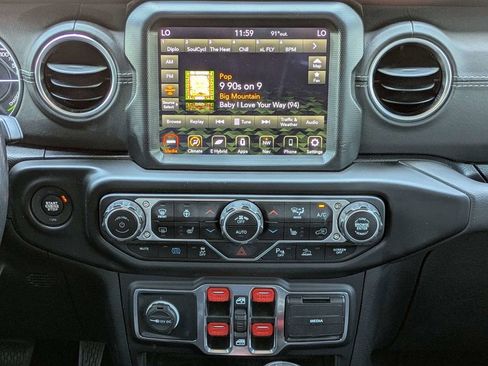 Used 2021 Jeep Wrangler Unlimited Sahara w/ Cold Weather Group AWD/4WD image 16