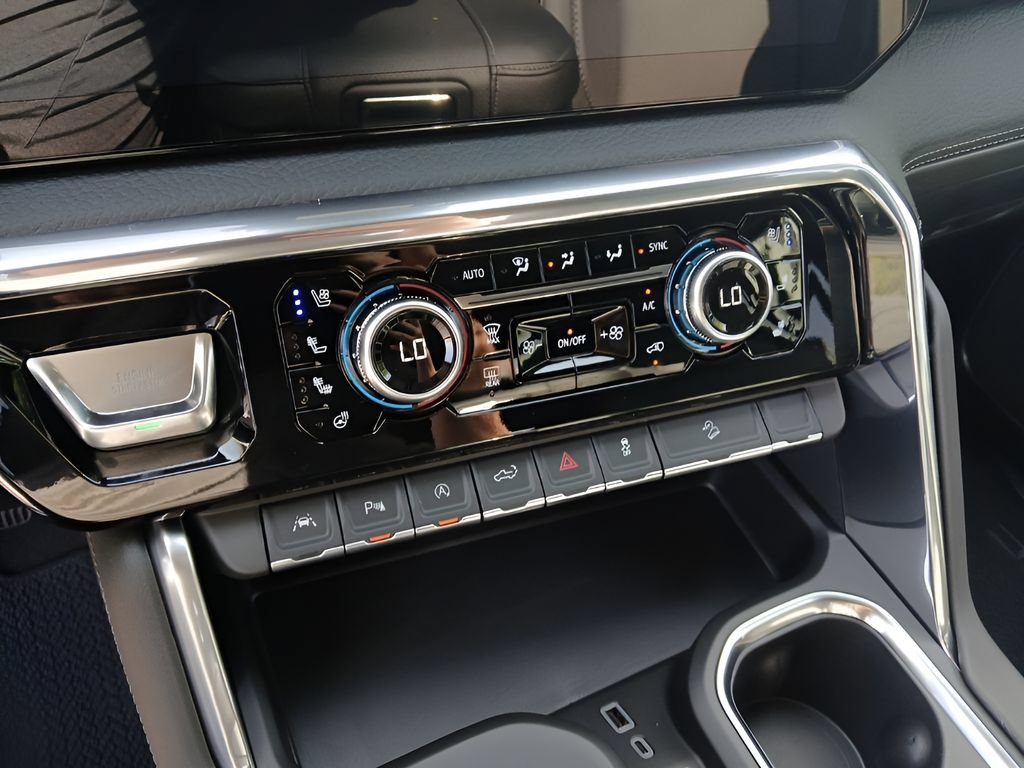 New 2026 GMC Sierra 1500 Denali AWD/4WD image 17