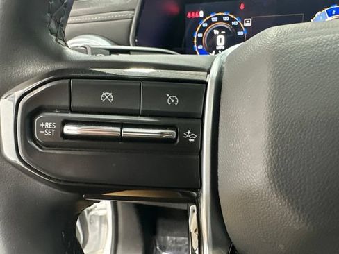 Used 2024 Chevrolet Colorado LT w/ LT Convenience Package II AWD/4WD image 16
