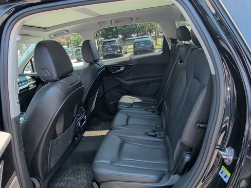 Used 2019 Audi Q7 3.0T Prestige AWD/4WD image 11