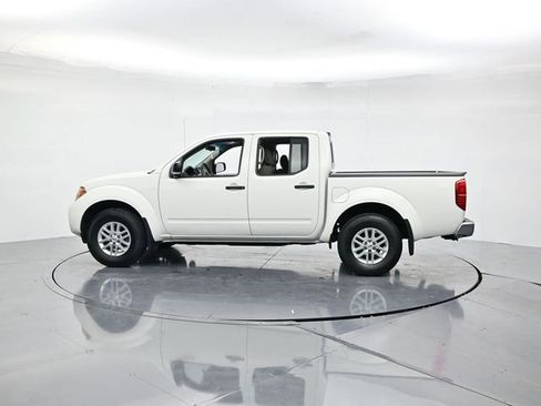 Used 2019 Nissan Frontier SV image 7