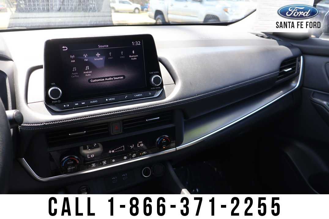 Used 2024 Nissan Rogue SV FWD image 32
