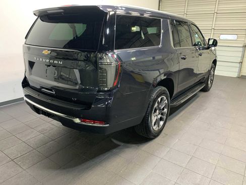 Used 2025 Chevrolet Suburban LT w/ Comfort Package image 3