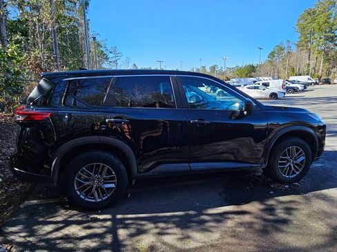 Used 2024 Nissan Rogue S image 9