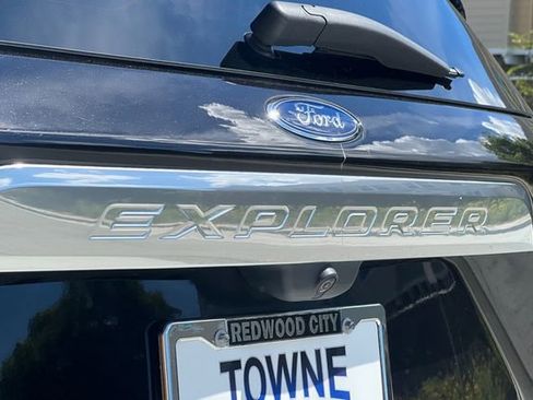 Used 2023 Ford Explorer Platinum w/ Technology Package AWD/4WD image 36
