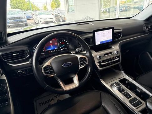 Used 2021 Ford Explorer XLT w/ Equipment Group 202A RWD image 27