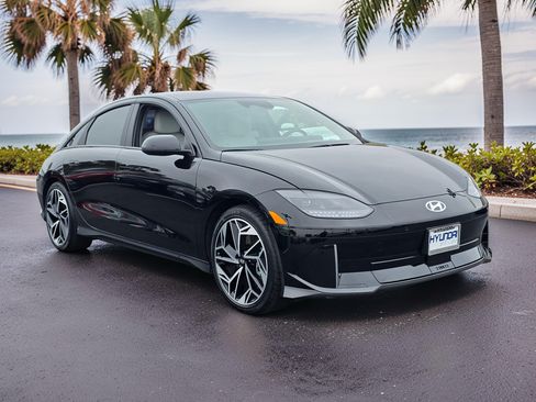 Used 2025 Hyundai Ioniq 6 SEL RWD image 4