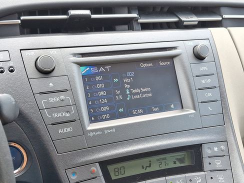 Used 2013 Toyota Prius Three image 17