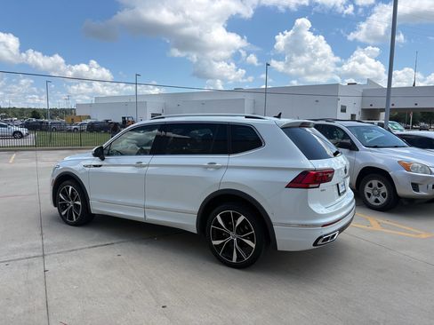 Used 2024 Volkswagen Tiguan SEL R-Line AWD/4WD image 6