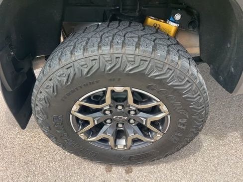 Used 2024 Chevrolet Colorado ZR2 w/ Technology Package AWD/4WD image 16